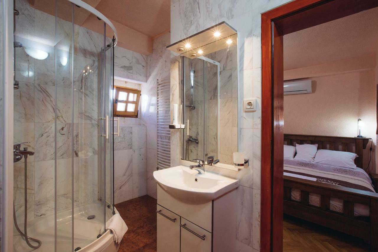 Apartmán I Sobe Dinko